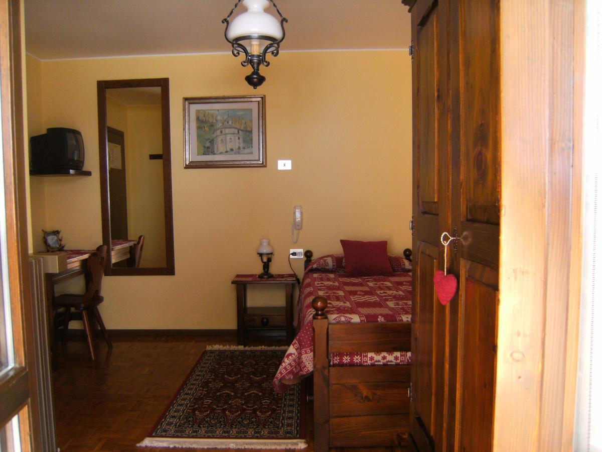 Albergo Thurwieser Santa Caterina Valfurva Rum bild